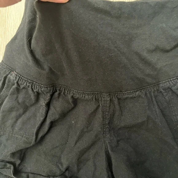Black maternity shorts - Picture 4 of 4